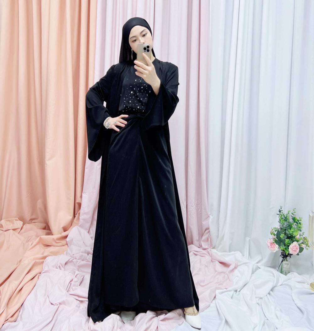 Kleid hijam